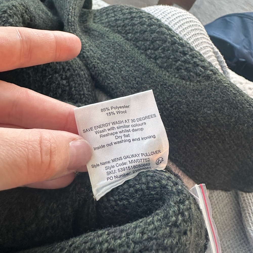 Wool blend pullover - Picture 7 of 7